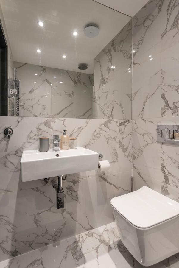 ロンドンLuxury Georgian House In Marylebone: Modern 1-Bed Retreatアパートメント エクステリア 写真